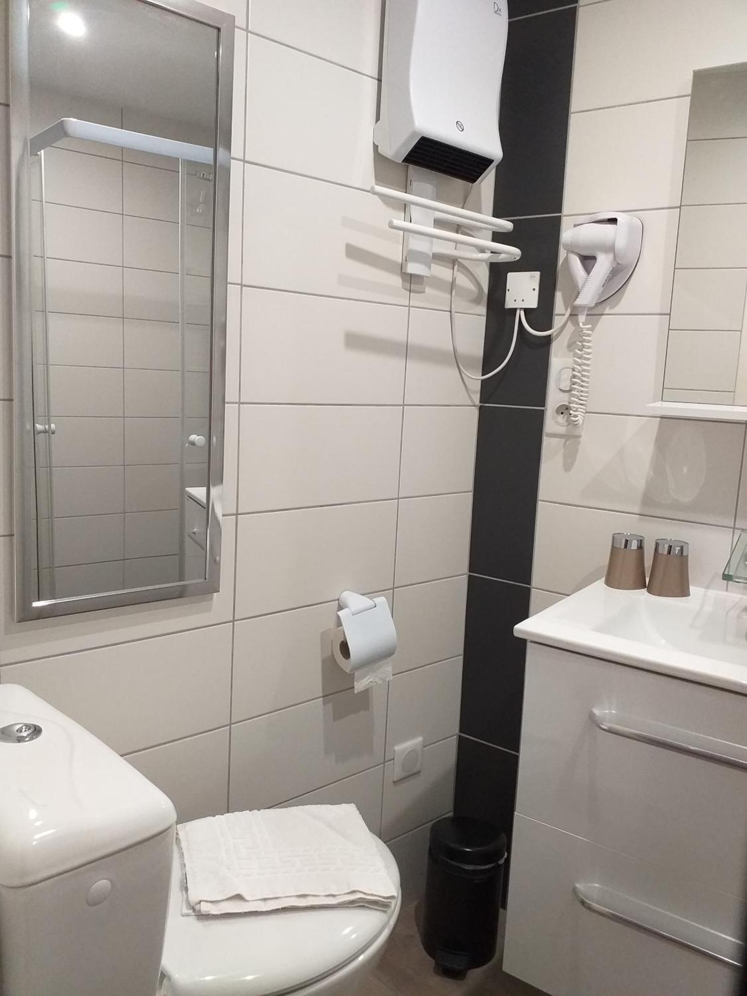 Hotel La Couronne Marmande Ngoại thất bức ảnh